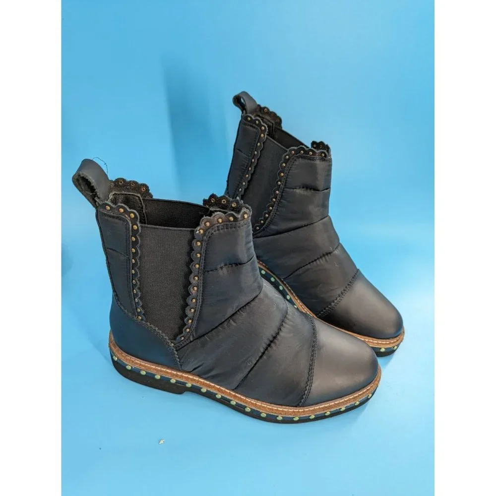 FREE PEOPLE Puffer Chelsea boot brand new‎ size 36